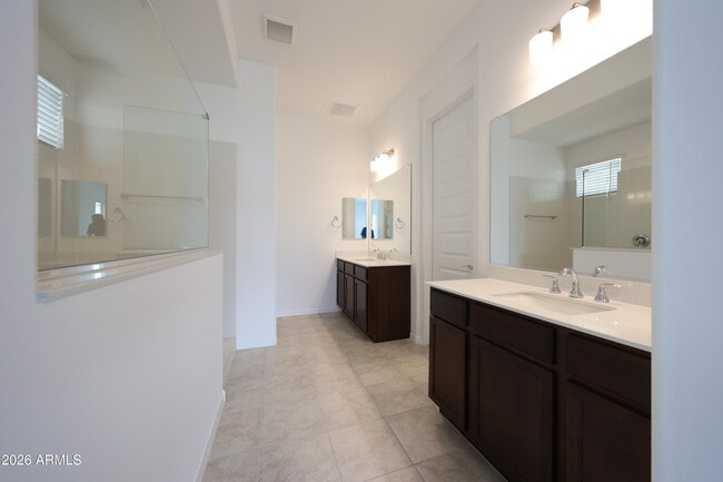 Building Photo - 7683 W Smoketree Dr