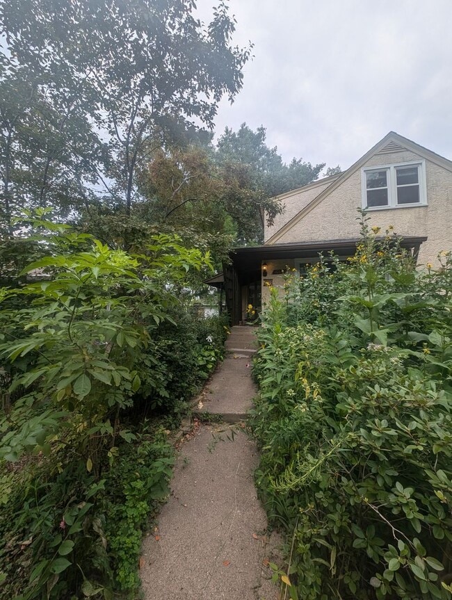 Primary Photo - Charming Garden Oasis in West St. Paul – F...