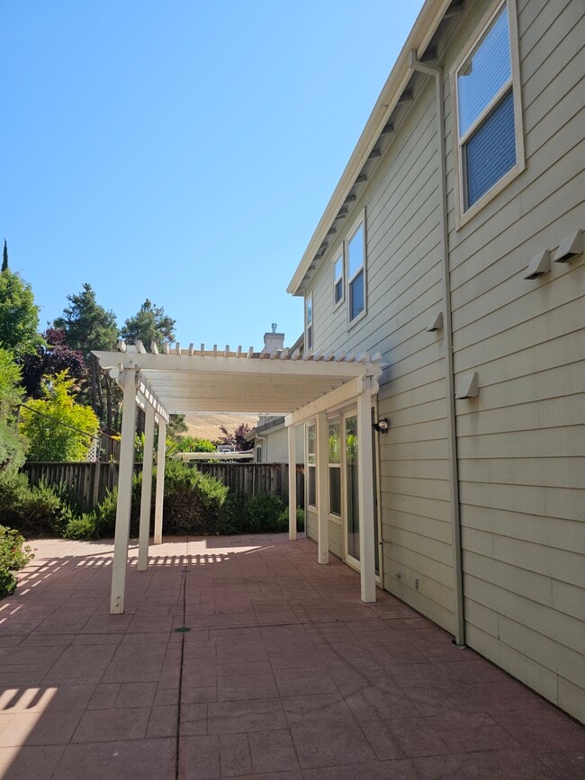 Building Photo - 1660 Wheatley Pl