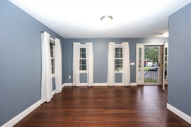 Building Photo - 55 Glenrose Ave