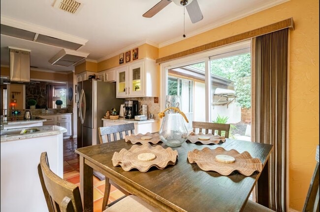 Building Photo - 2526 Creekway Cir