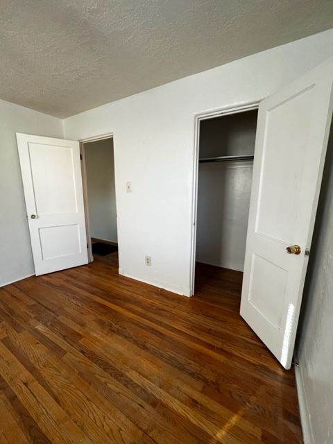 Building Photo - 1 bedroom / 1 bath close to KAFB and I-25 Move-in Special!