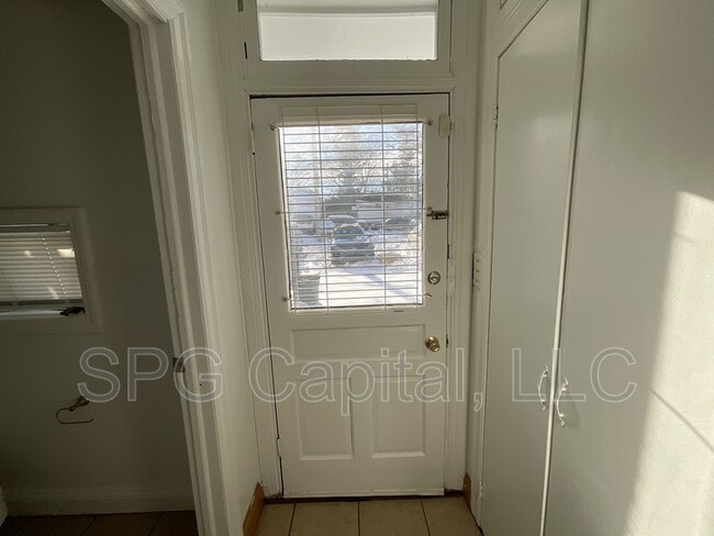 Building Photo - 260 W Jackson St