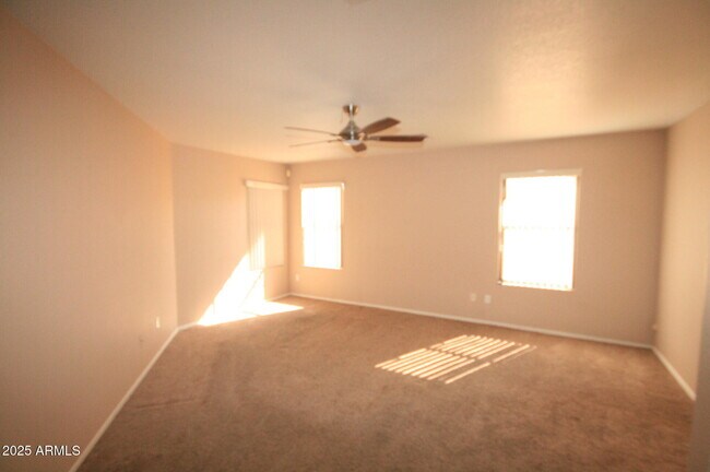 Building Photo - 10533 W Louise Dr