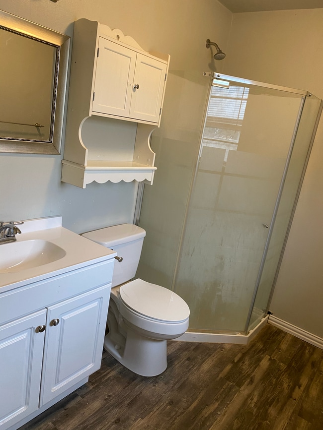 Building Photo - 211 N Avenue T