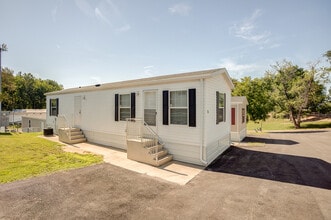 Building Photo - 23 Coachlight Trailer Park