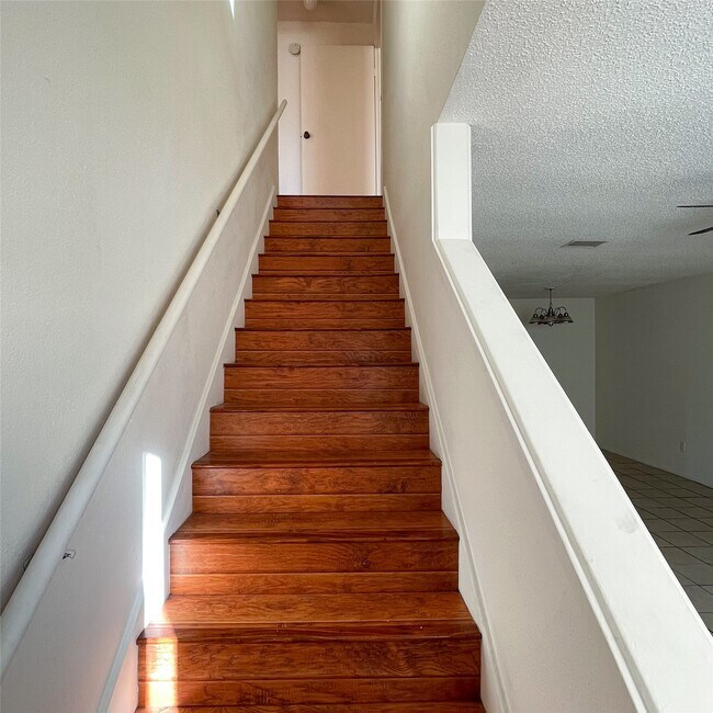 Building Photo - 9495 Pagewood Ln