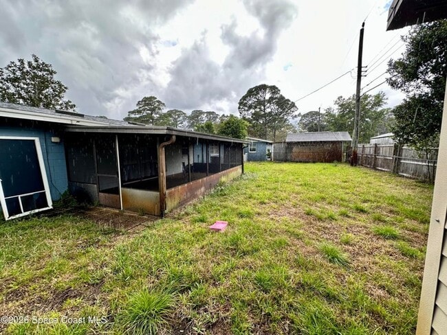 Building Photo - 680 Birchwood Ln