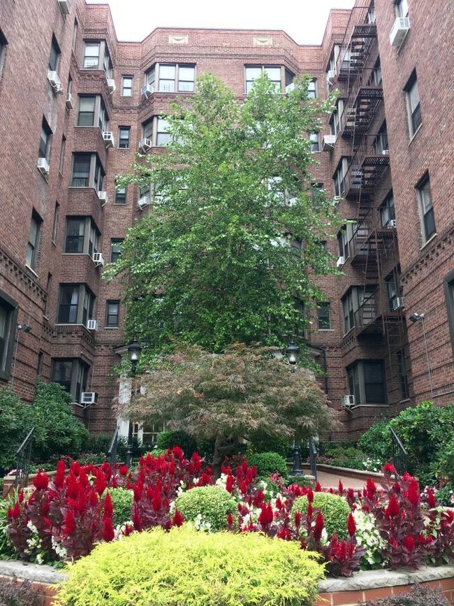 6940 Yellowstone Blvd 6940 Yellowstone Blvd Queens NY 11375