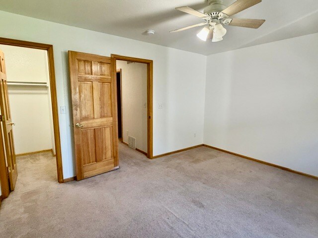 Building Photo - 1112 Meadow Oaks Dr