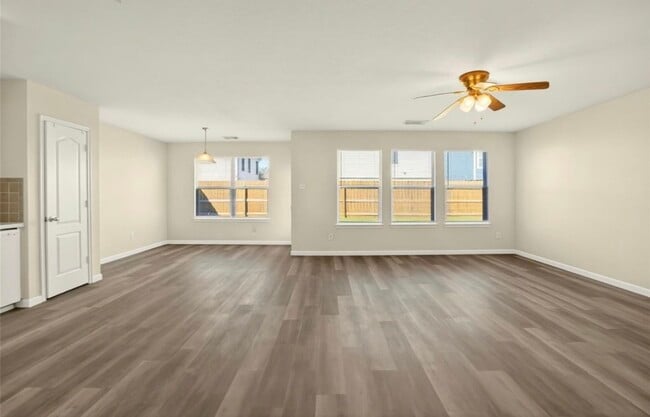 Building Photo - 10635 Goldfinch Rd