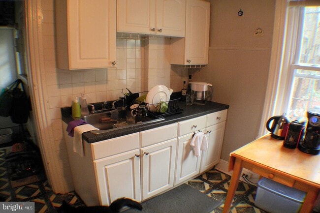 Building Photo - 2305 Madison Square