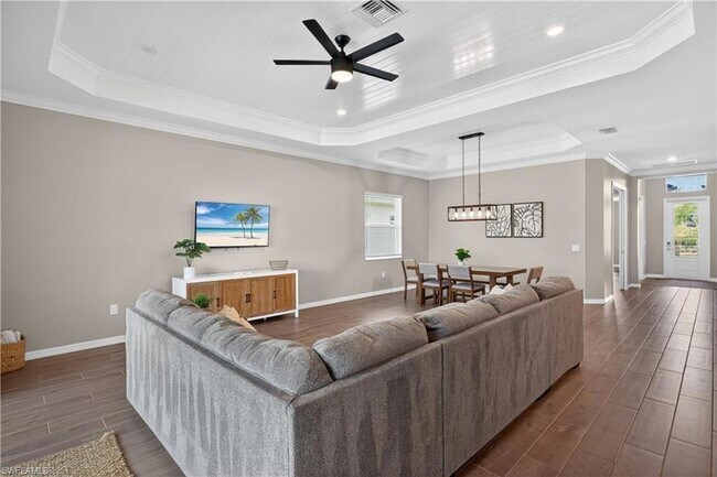 Building Photo - 5856 Sunningdale St