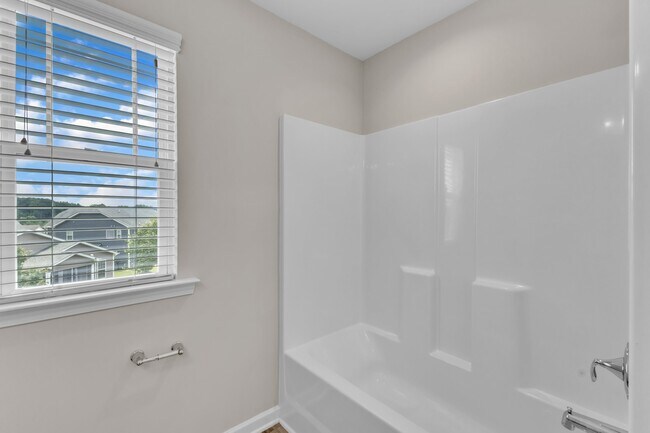 Building Photo - 4701 Kia Dr