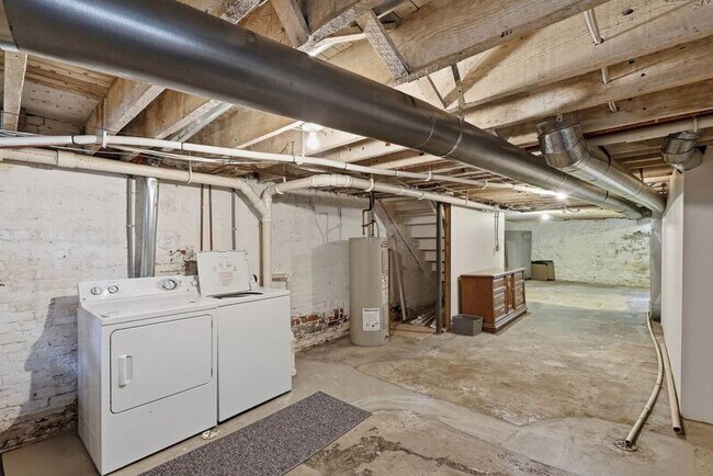 Building Photo - 34 Buttles Ave
