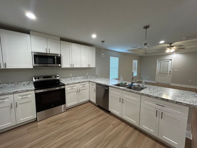 Building Photo - Brand New Single Family Home!