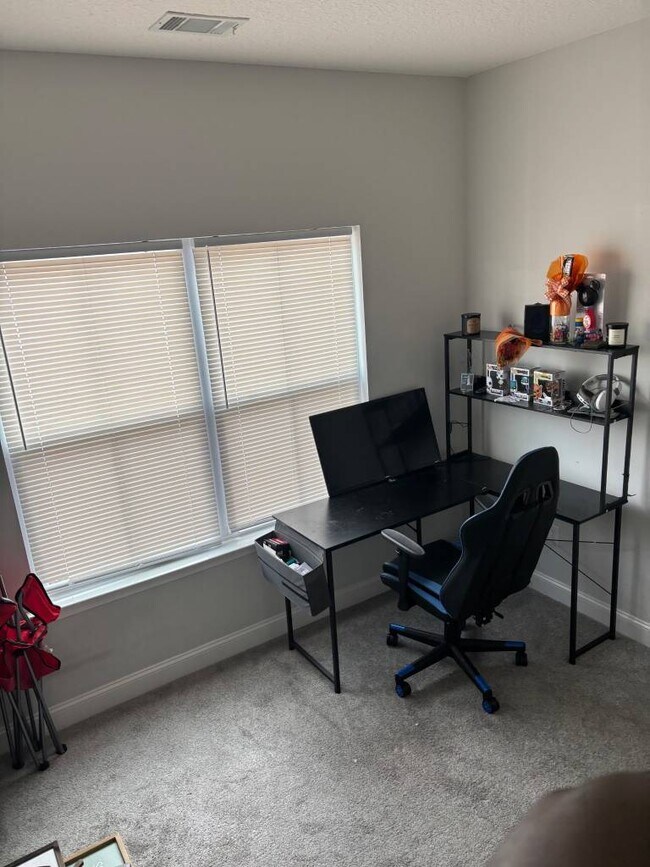 Building Photo - 543 Rutledge Dr