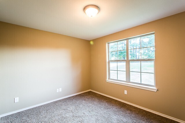 Building Photo - Move in ready-$200 off-  Single Family Home in Lindale ISD- Large Fenced in backyard - Safe neigh...