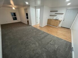 Building Photo - 7367 N Bray Rd