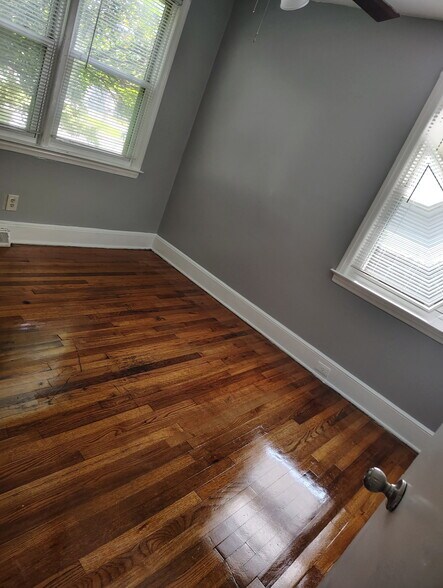 Building Photo - 3602 Rose Dr