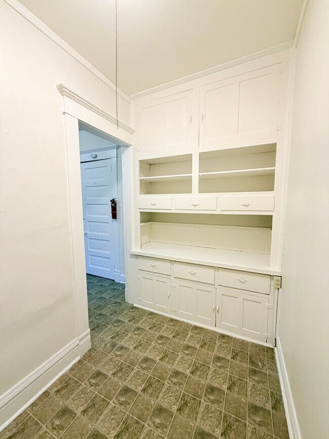 Building Photo - 71 N Warman Ave