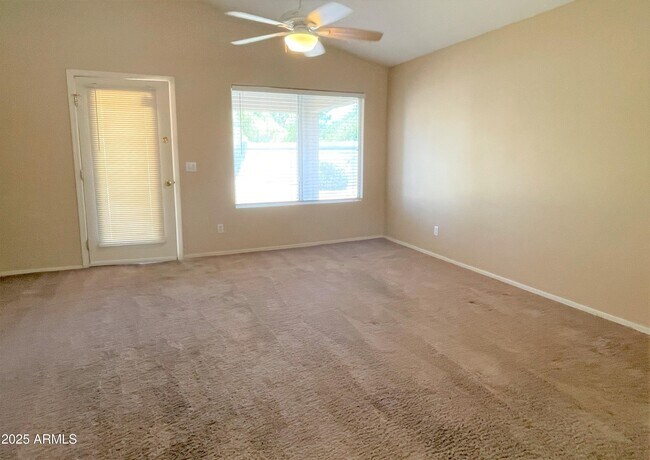 Building Photo - 8162 W Pontiac Dr