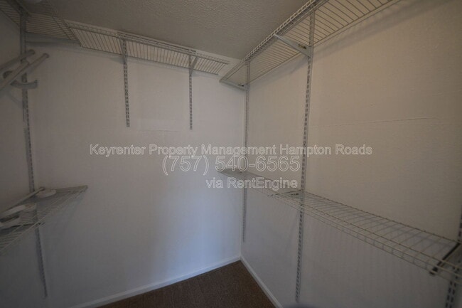 Building Photo - 701 Nottaway Dr