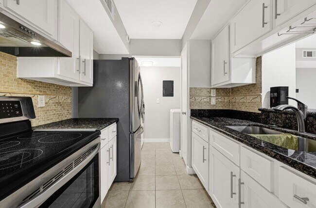 Building Photo - 250 El Dorado Blvd