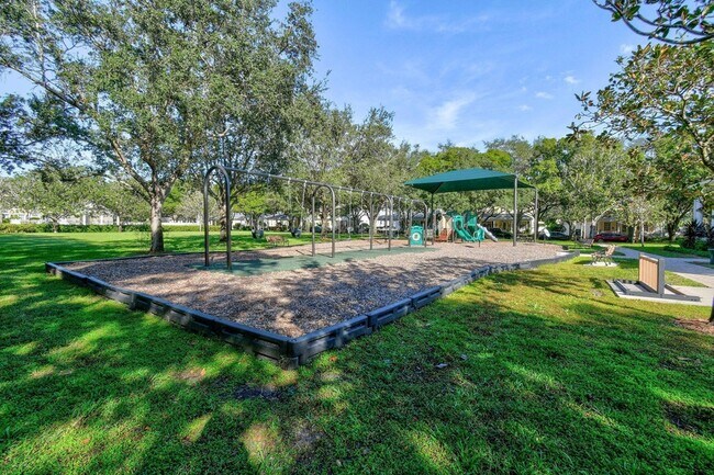 Building Photo - 354 Jacaranda Dr