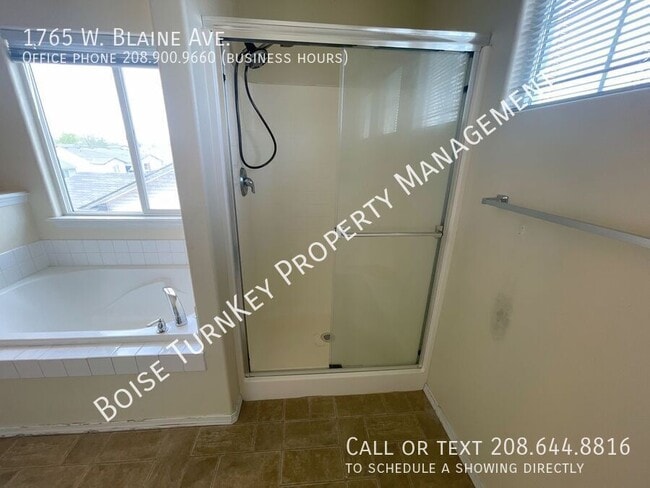 Building Photo - 1765 W Blaine Ave