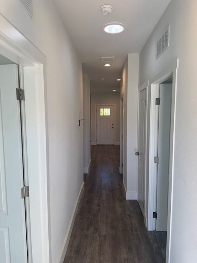 Building Photo - New 2 bedroom home located in rural West C...