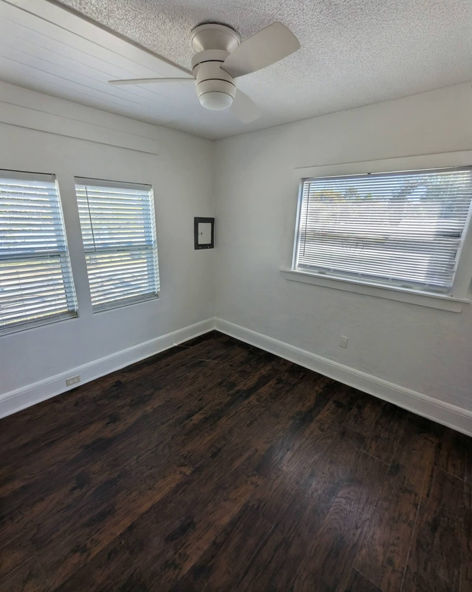 Building Photo - 209 10th St