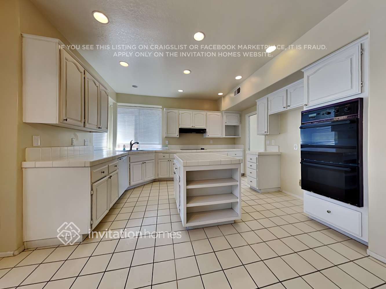 Building Photo - 3405 Montellano Ave