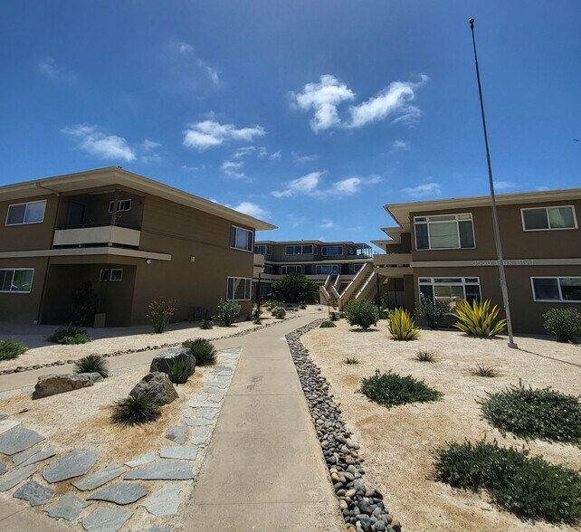 Interior Photo - 3550 Park