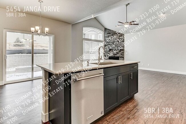 Building Photo - 5454 Janga Dr