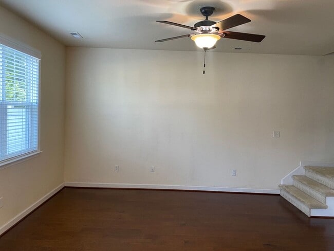Building Photo - Spacious & Updated 3BR/3BA Home Near Shopping & Interstate Access!