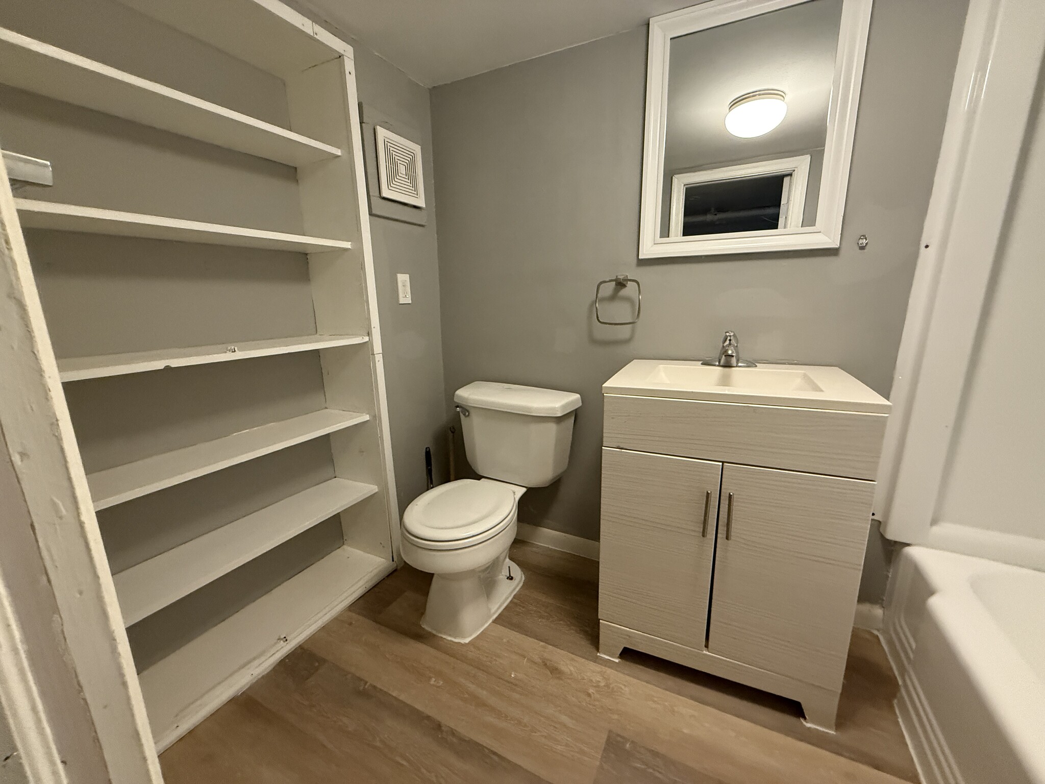 plenty of shelving in bathroom - 606 N Woodington Rd