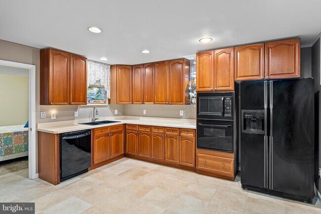 Building Photo - 3689 N Carolina Ave