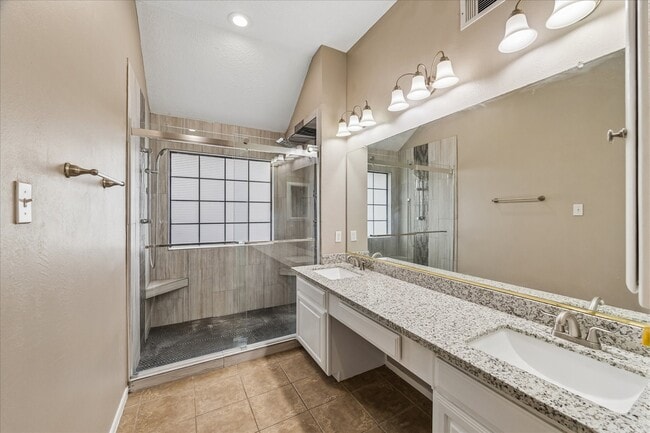 Building Photo - 12526 Mill Hedge Dr