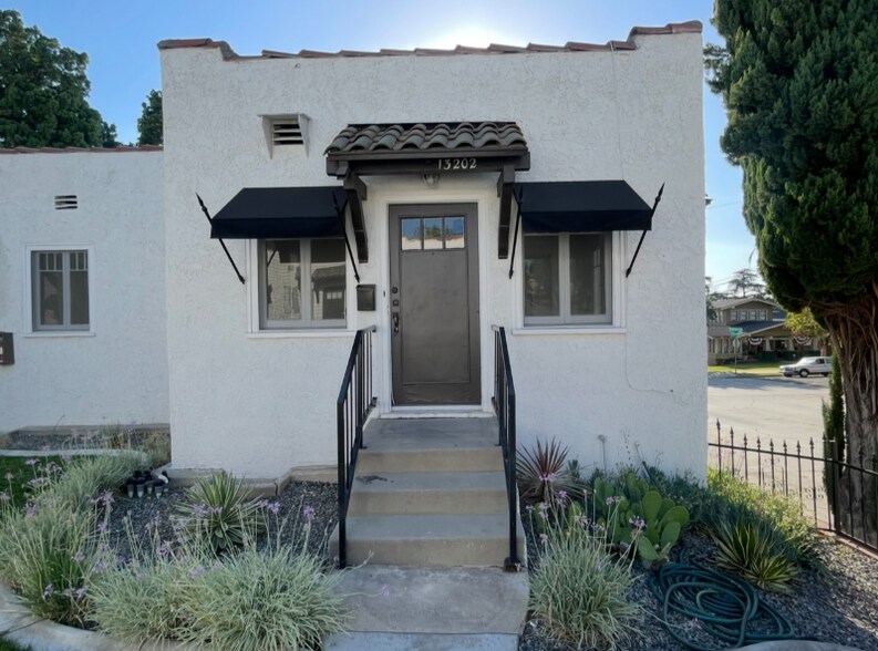 Building Photo - 13202 Beverly Blvd