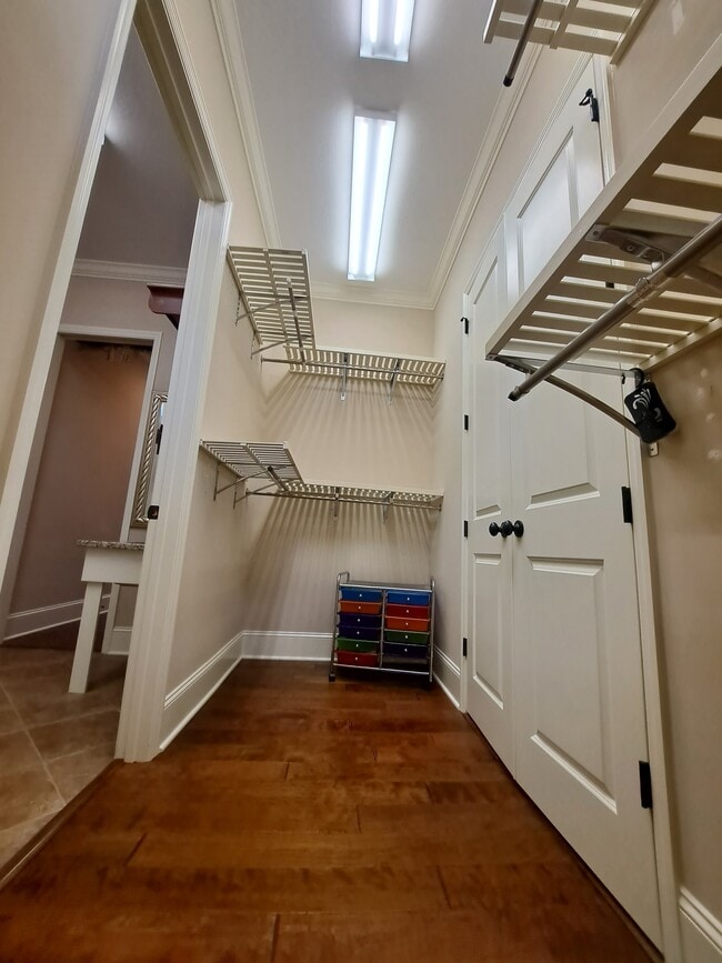 Building Photo - 12170 Inglecrest Ln