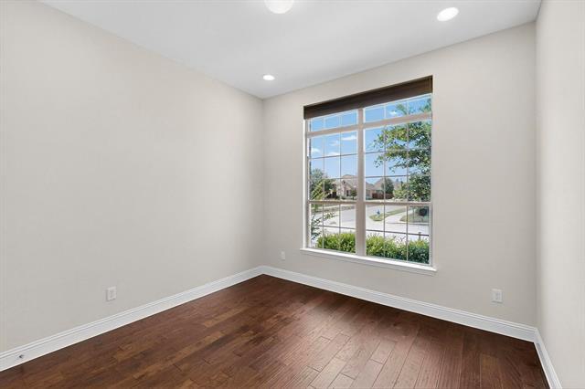 Building Photo - 6533 Mandalay Ct