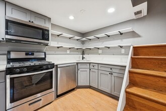 Building Photo - 2034 Mt Vernon St