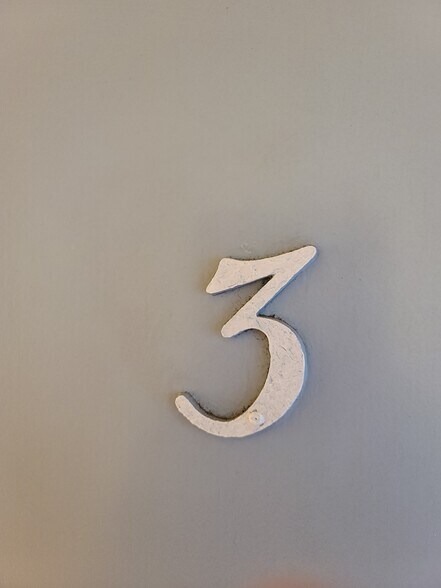 Building Photo - 2360 Walgrove Ave