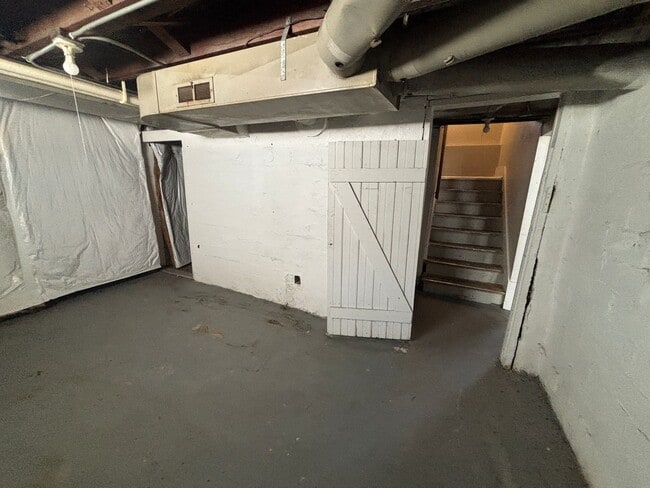 Building Photo - 1410 Wilson Ave