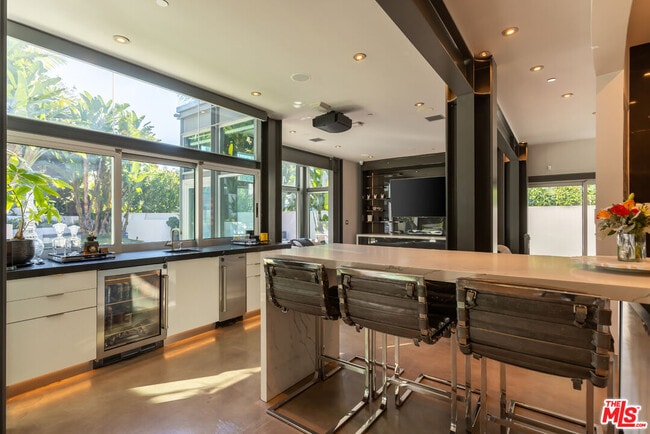 Building Photo - 8538 Eastwood Rd