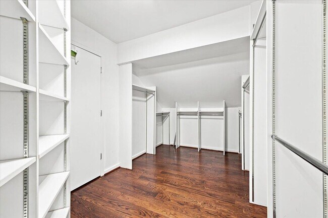 Building Photo - 6122 Trailwood Ln
