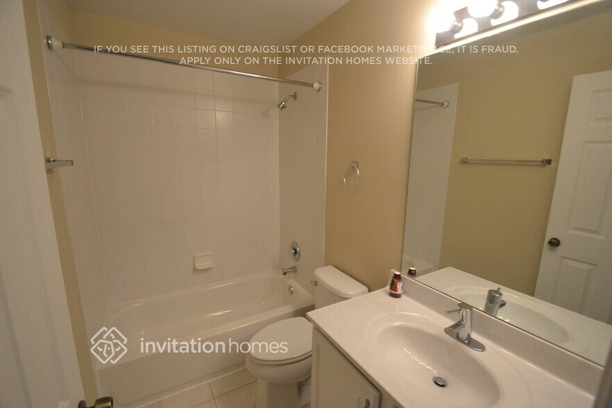 Building Photo - 621 Lake Plumleigh Way