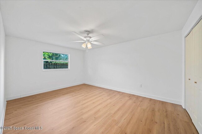 Building Photo - 935 S Tropical Trail