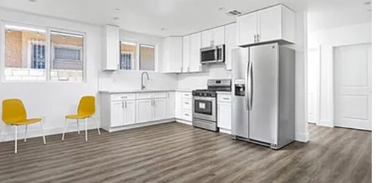 Building Photo - 1106 W 41st St